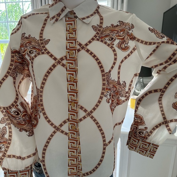 CLASSY BUTTON DOWN BLOUSE -SIZE SMALL - Picture 1 of 4